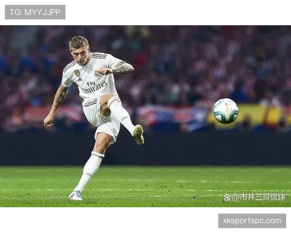 克罗斯调整传球节奏主导中场对抗，本赛季关键战提升组织效率